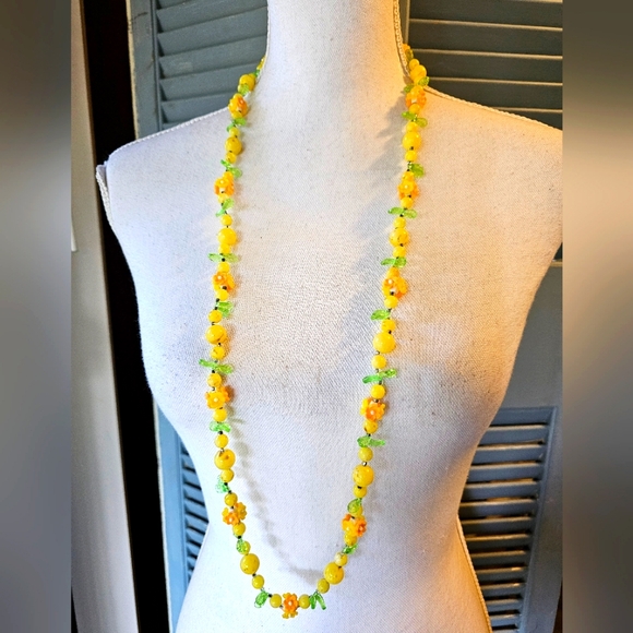 40's Carmen Miranda Fruit Salad Necklace Yellow Flower MCM Statement Costume VTG - Picture 2 of 6